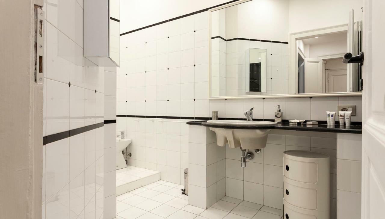Italianway-Urbano III Apartment Милано Екстериор снимка
